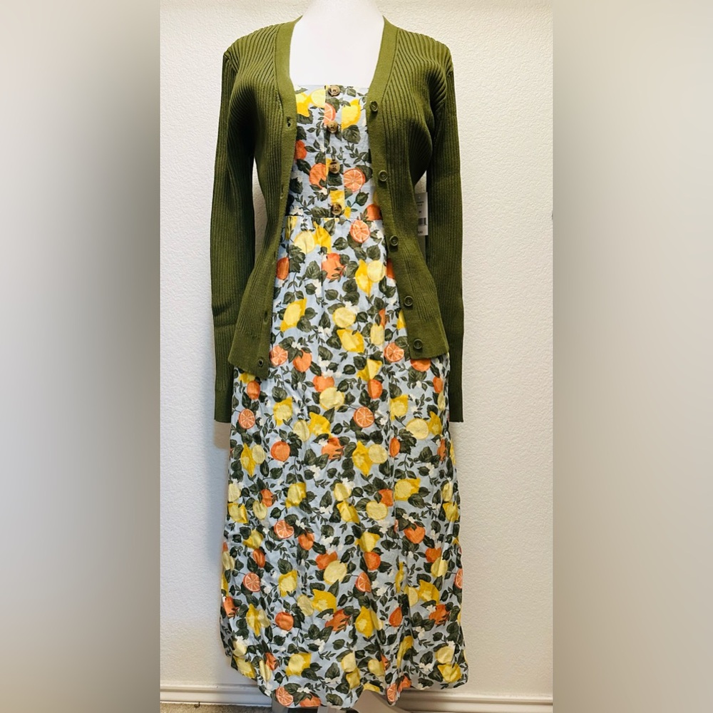 Floral Citrus Print Dress and Green Sweater: Dress size: XS, Sweater size: M (A)
